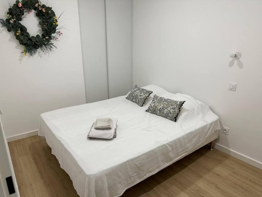 Tres Bel Appartement Neuf - Parking Et Terrasse بيسكاروس المظهر الخارجي الصورة